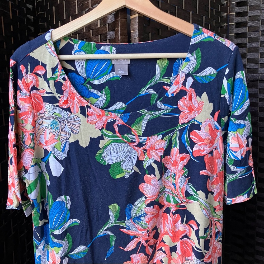 Chico's Blue Floral Short Sleeve Tee Top Blouse Womens 2 Large - Picture 3 of 8